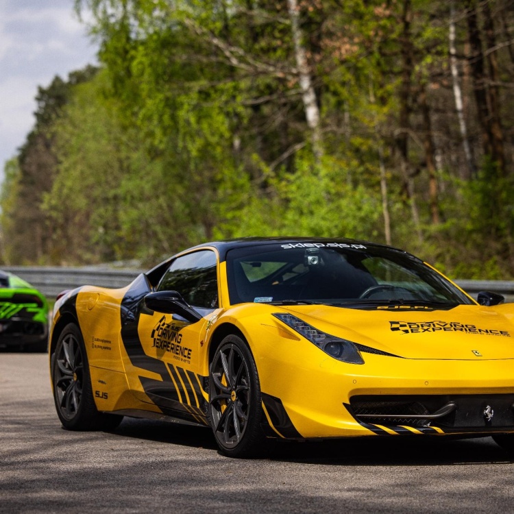 Przejażdżka Ferrari 458 Italia przód auta