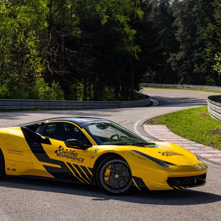 Ferrari 458 Italia żółte