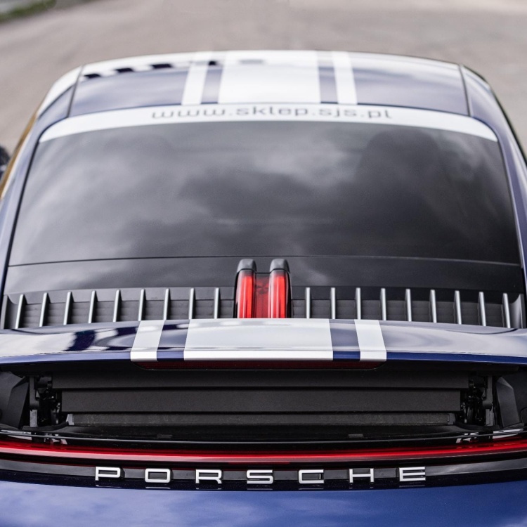 Niebieskie Porsche 911 Carrera 4 tył