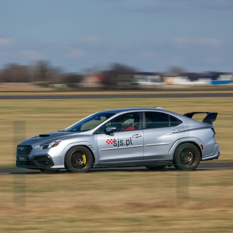 Przejazd Subaru WRX dla dzieci