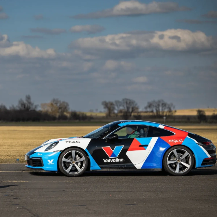 Porsche 911 Carrera 4 (992) jazda po torze