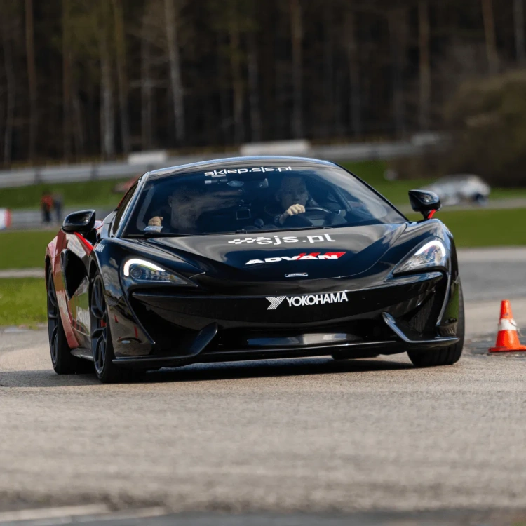 McLaren 570GT jazda po torze