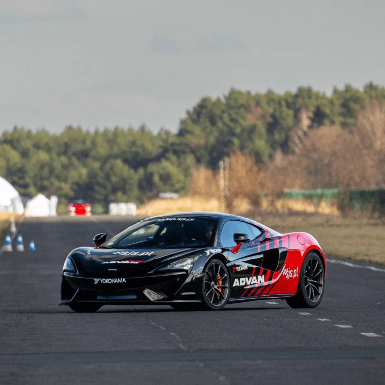 McLaren 570GT SJS driving experience