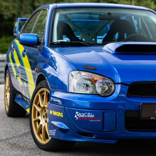 Rajdowe-Subaru-Impreza-STI-gr.-N-przejazdy-na-torze-wyscigowym.webp