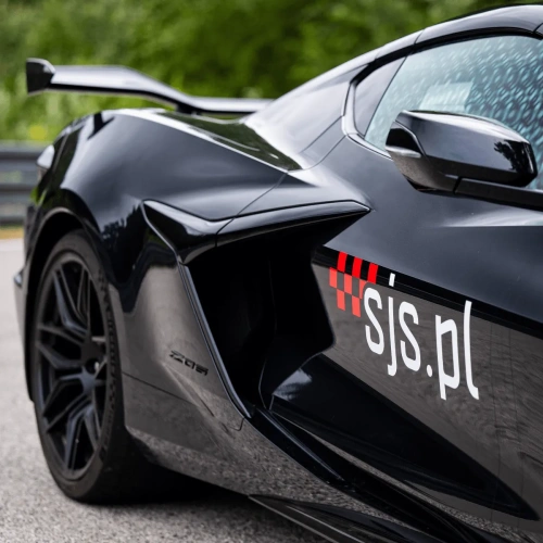 Przejazd dla dziecka Chevrolet Corvette C8 po torze