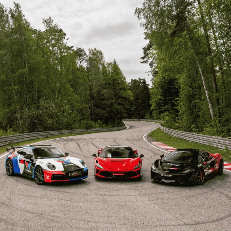 przejazd Ferrari F8 Tributo vs McLaren 570GT vs Porsche 911