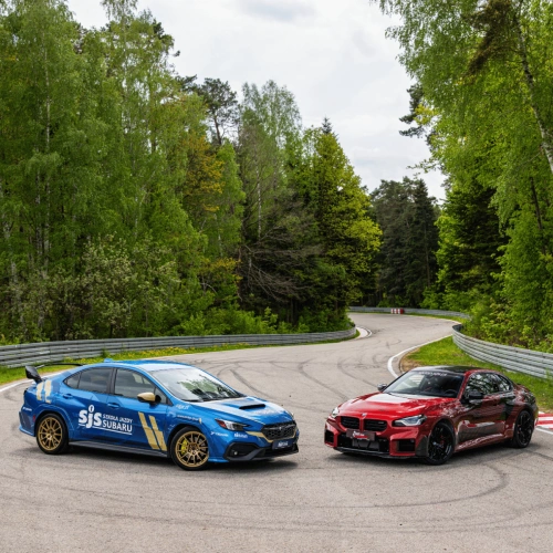 Pojedynek samochodów BMW M2 vs Subaru WRX