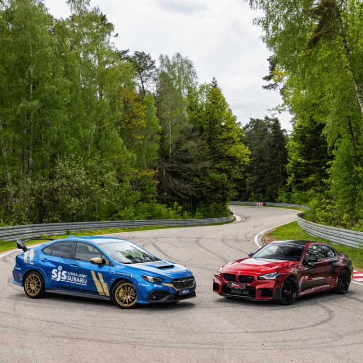 Pojedynek samochodów BMW M2 vs Subaru WRX